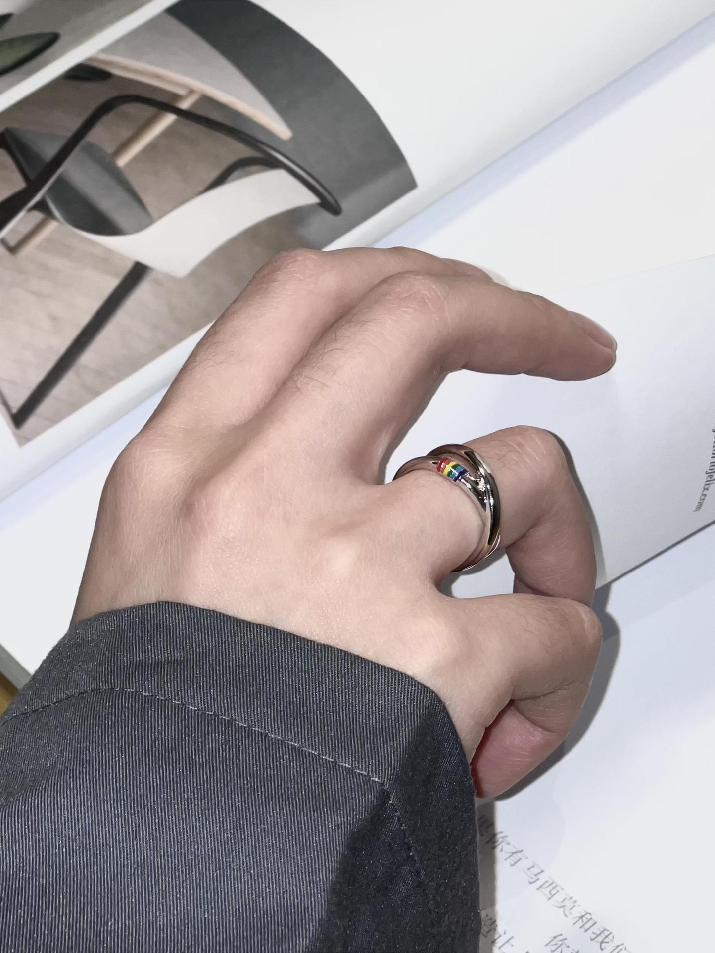 OUTR Möbius Ring, inclusive accessory for self-expression