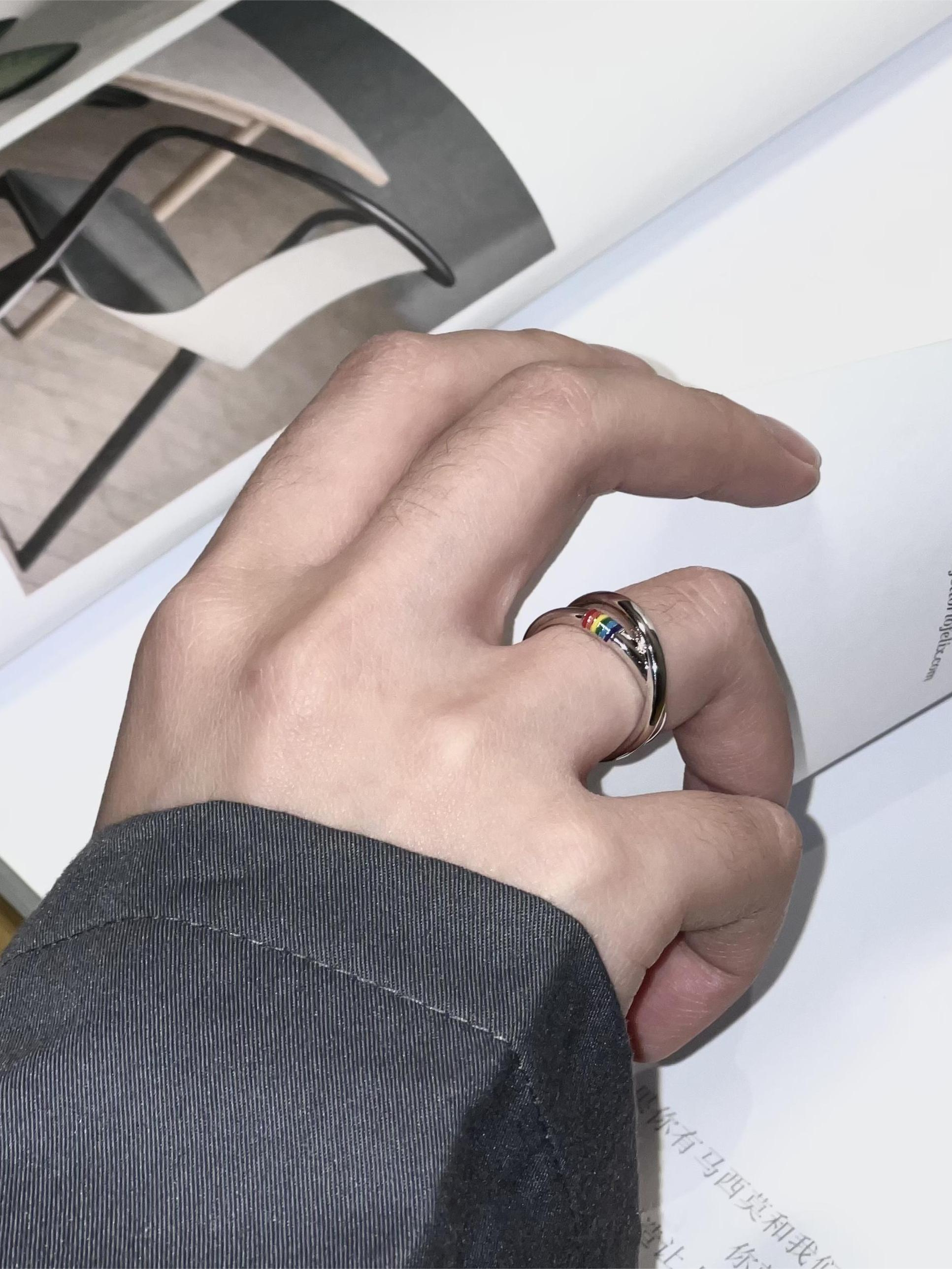 OUTR Möbius Ring, inclusive accessory for self-expression